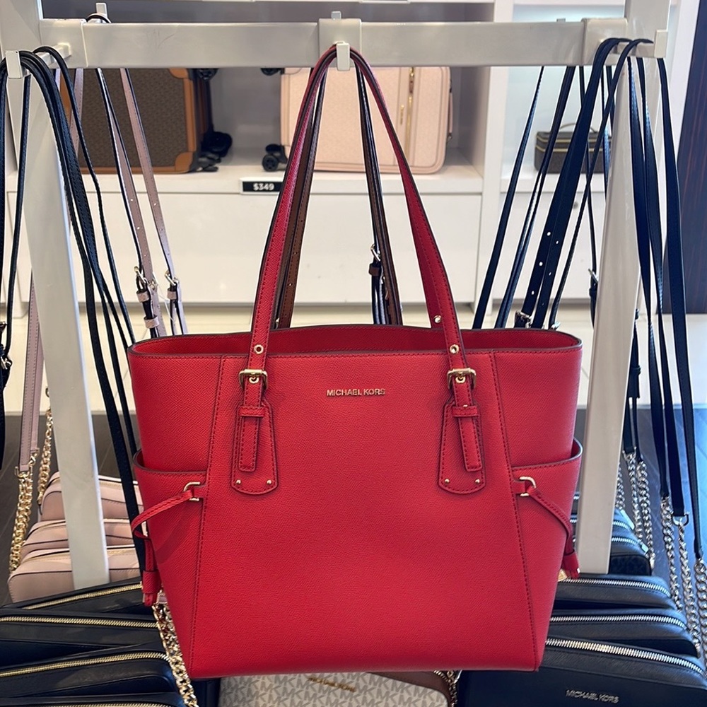 Michael Kors Voyager Saffiano Leather Tote Bag
Style# 30H1GV6T4T
NWT
Flame - Picture 16 of 16